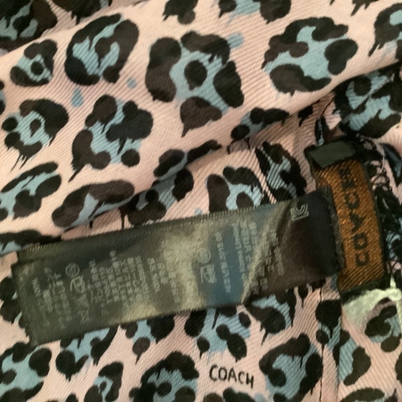 COACH  Ifinity Scarf never worn - Picture 2 of 4